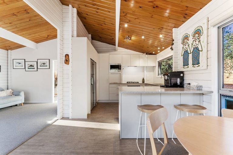 Photo of property in 54 Waiwera Road, Waiwera, Orewa, 0994