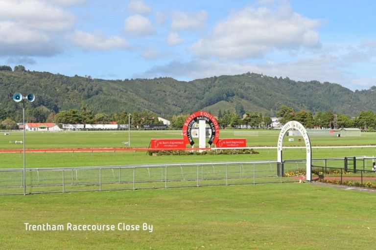 Photo of property in 2/6 Granville Street, Silverstream, Upper Hutt, 5019