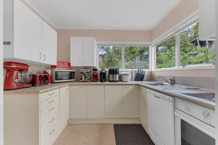 Photo of property in 2/19 Capilano Place, Glenfield, Auckland, 0629