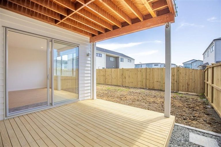 Photo of property in 4 Toanui Road, Hobsonville, Auckland, 0616