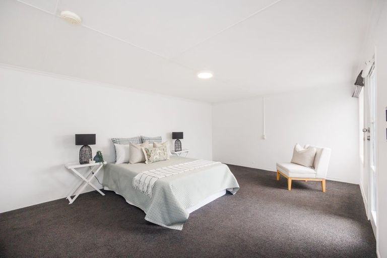 Photo of property in 36 Winston Avenue, Hokowhitu, Palmerston North, 4410