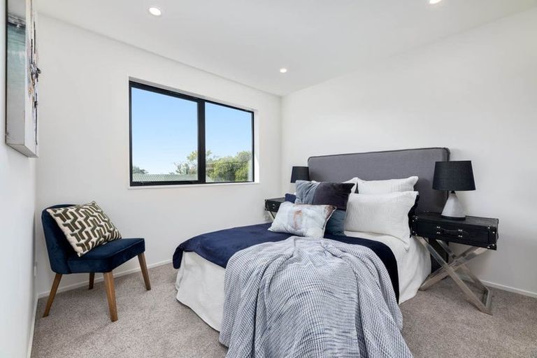 Photo of property in 43f Bodi Place, Te Atatu South, Auckland, 0610