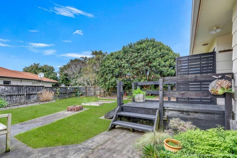 Photo of property in 8a Novelle Grove, Papamoa Beach, Papamoa, 3118