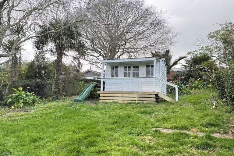 Photo of property in 62 La Rosa Street, Green Bay, Auckland, 0604