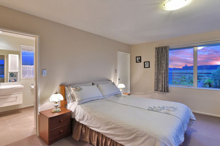 Photo of property in 11 Walnut Way, Rangiora, 7400