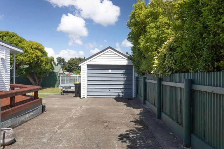 Photo of property in 21 Chamberlain Street, Dannevirke, 4930