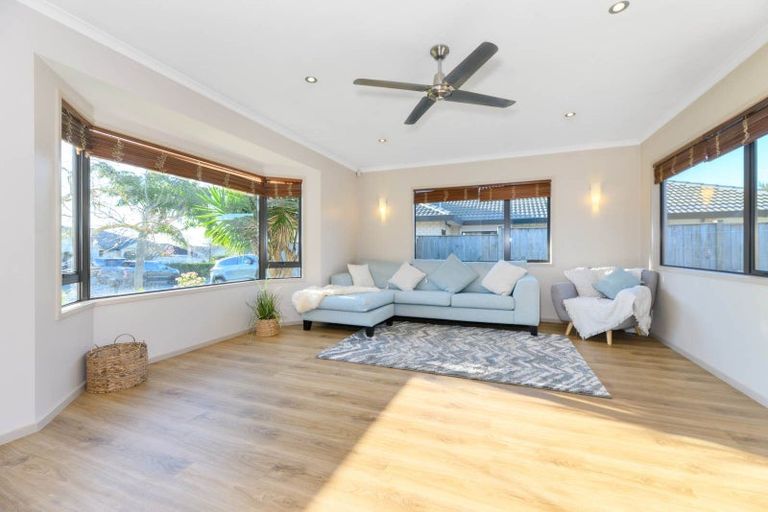 Photo of property in 20 Caragh Place, East Tamaki, Auckland, 2016