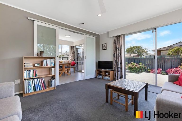 Photo of property in 18 Burndale Terrace, Manurewa, Auckland, 2102