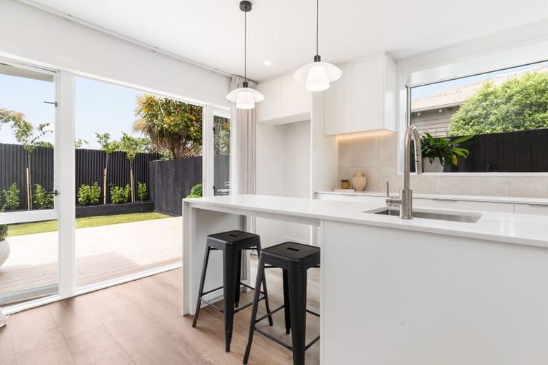 Photo of property in 18 Dover Street, St Albans, Christchurch, 8014