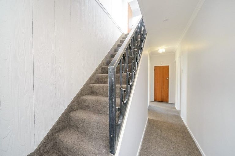 Photo of property in 27 Galway Avenue, Hokowhitu, Palmerston North, 4410