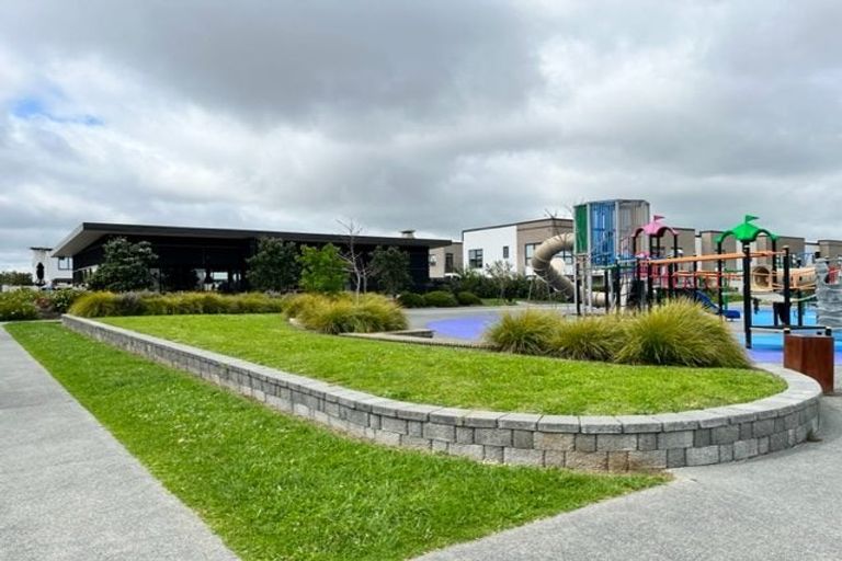 Photo of property in 21 Orona Place, Takanini, 2112