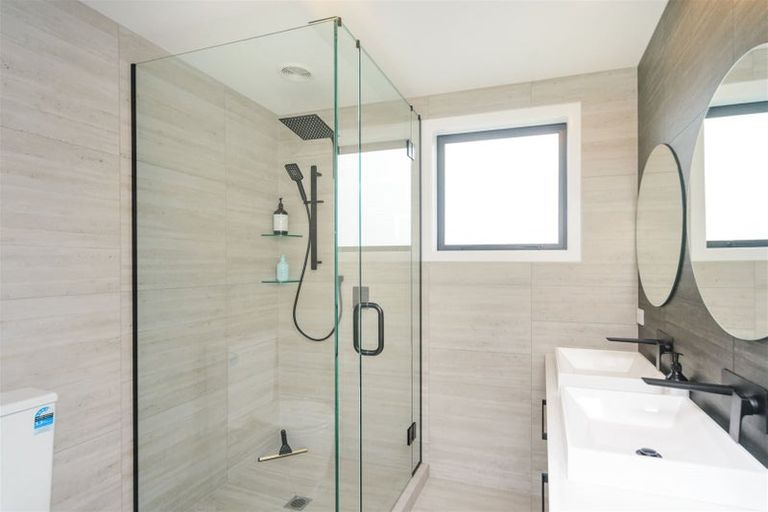 Photo of property in 18 Silkwood Place, Fitzherbert, Palmerston North, 4410