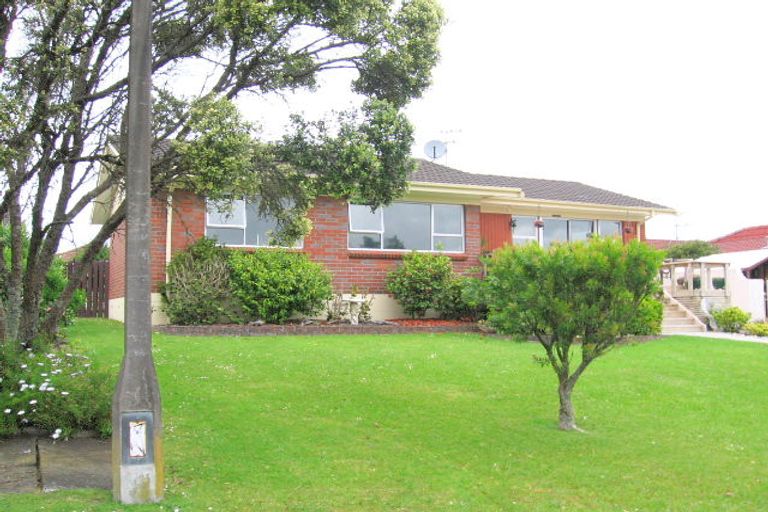 Photo of property in 8 Palm Court Drive, Glen Eden, Auckland, 0602