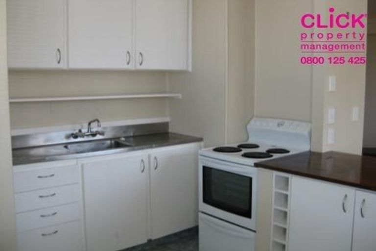 Photo of property in 1/56 Eglinton Road, The Glen, Dunedin, 9011