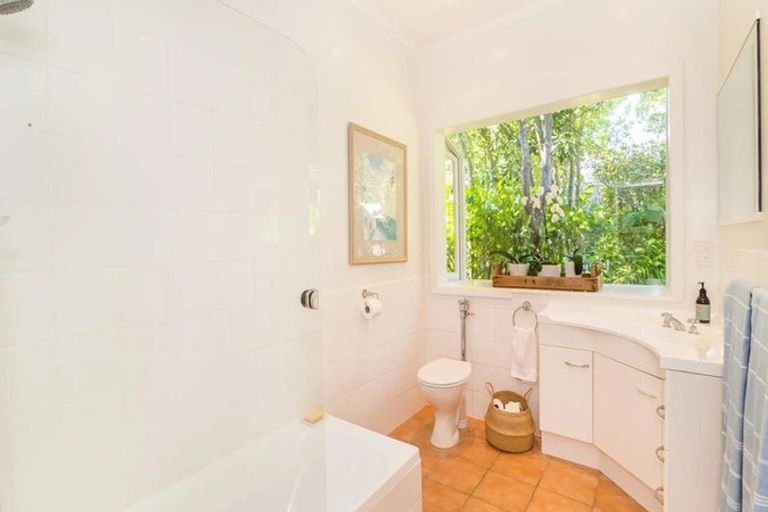 Photo of property in 24 Pempsey Street, Silverstream, Upper Hutt, 5019