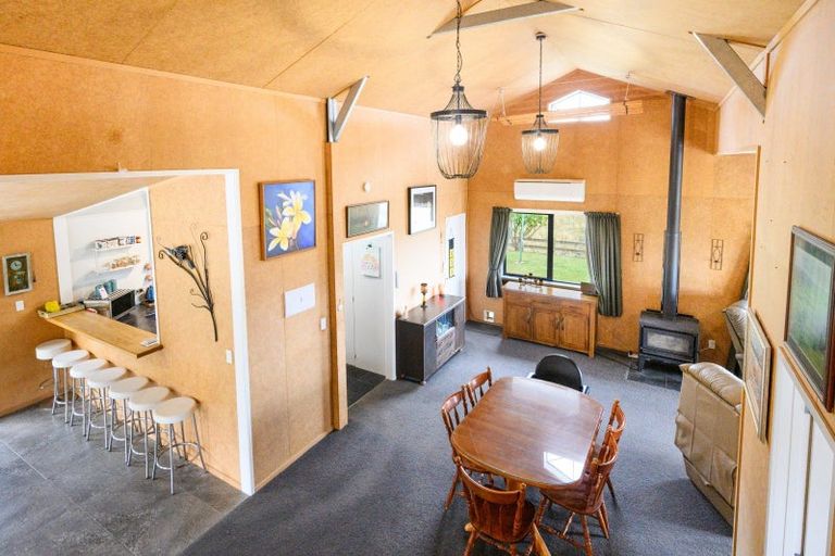 Photo of property in 21 Sutherland Road, Sanson, Palmerston North, 4479