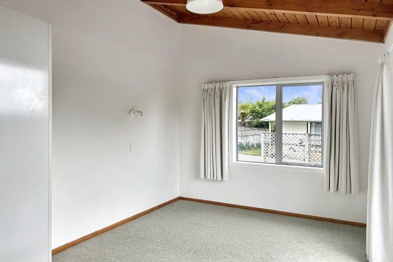 Photo of property in 1/5 Aubrey Crescent, Rainbow Point, Taupo, 3330