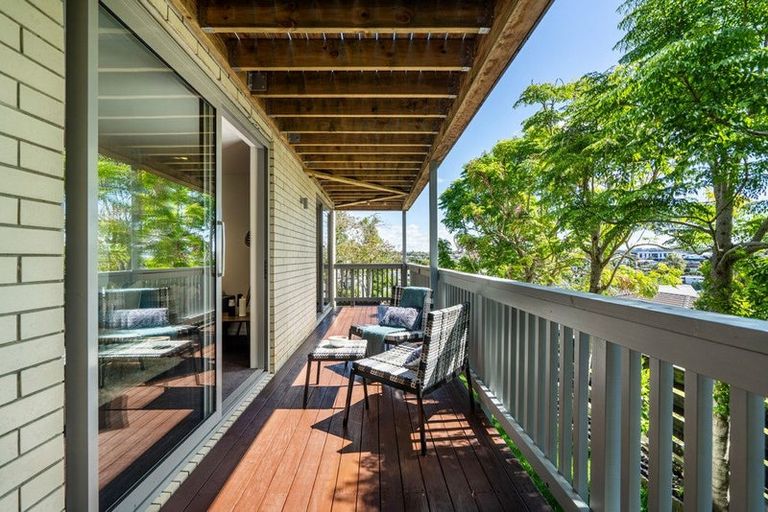 Photo of property in 1/14 Rothesay Bay Road, Rothesay Bay, Auckland, 0630