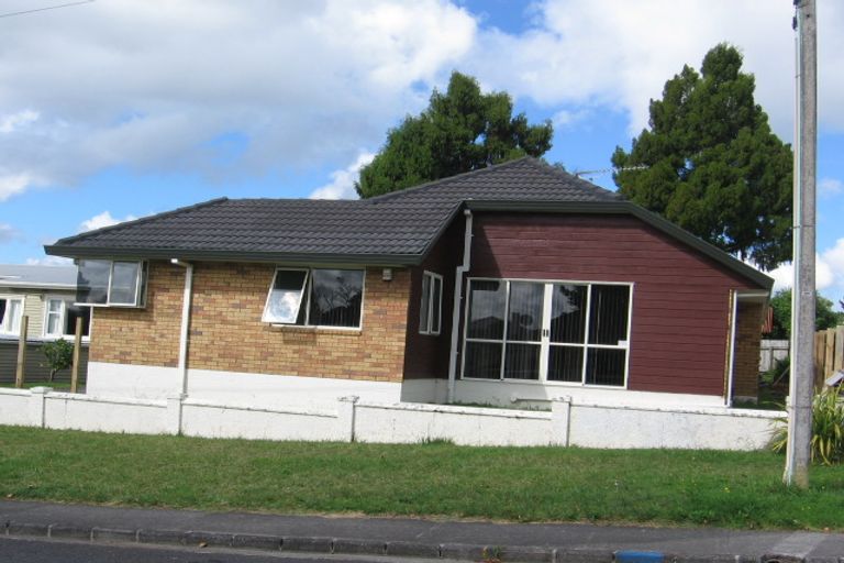 Photo of property in 47 Eastglen Road, Glen Eden, Auckland, 0602