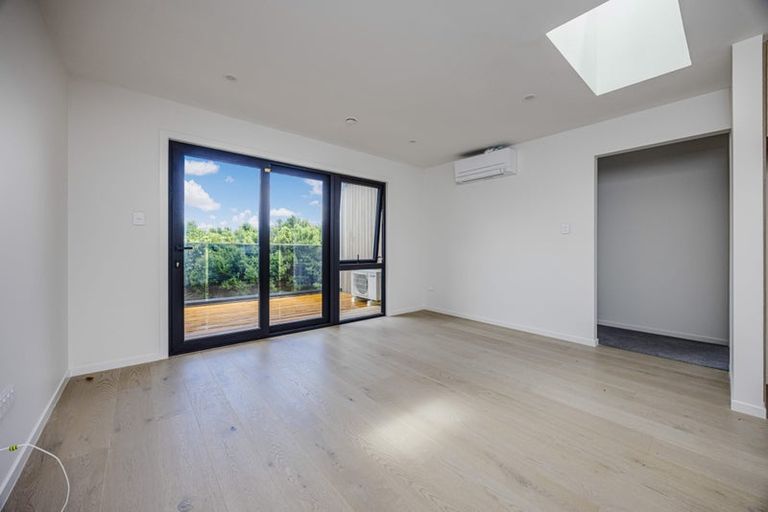 Photo of property in 15 Kaaramuramu Lane, Mangere Bridge, Auckland, 2022