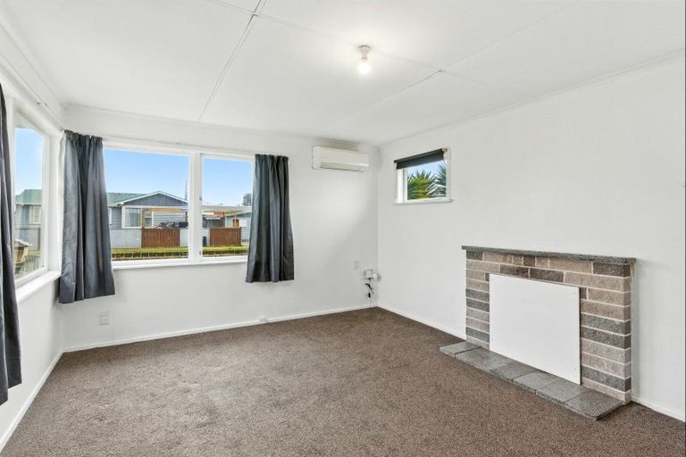Photo of property in 2 Collingwood Street, Levin, 5510