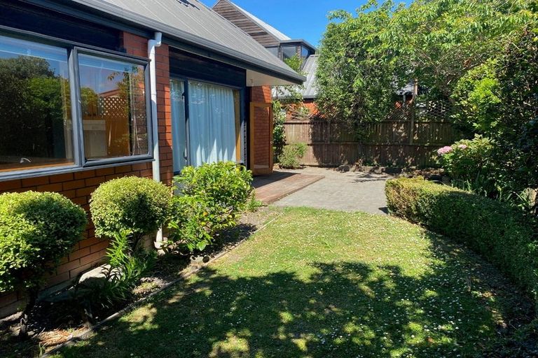 Photo of property in 9 Clyde Road, Upper Riccarton, Christchurch, 8041