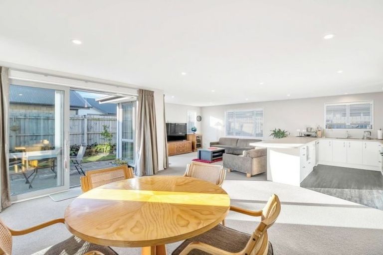 Photo of property in 28 Northwater Drive, Northwood, Christchurch, 8051