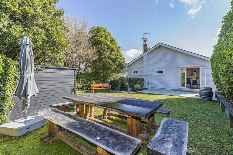 Photo of property in 1 Richmond Avenue, Karori, Wellington, 6012