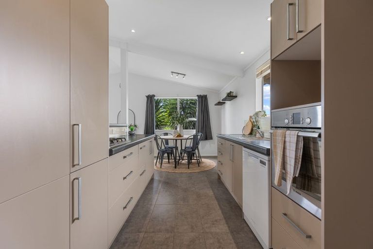 Photo of property in 24 Kaitemako Road, Welcome Bay, Tauranga, 3112