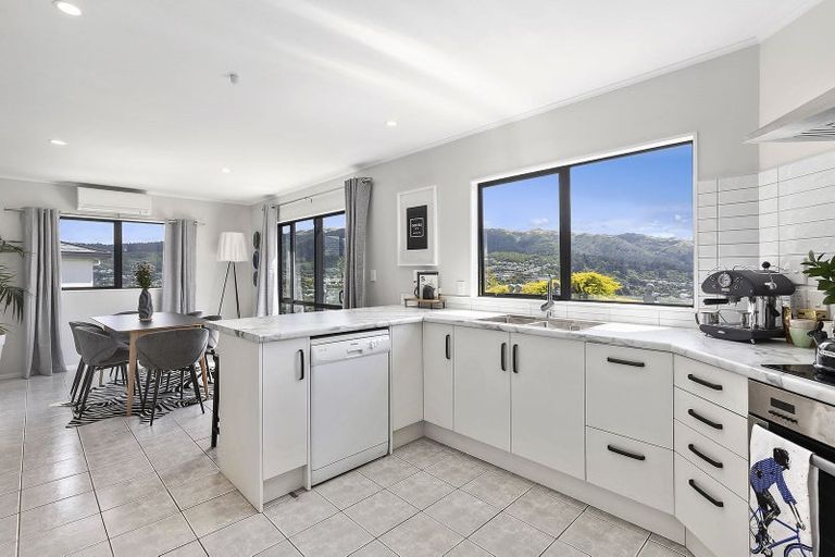 Photo of property in 94 Woodman Drive, Tawa, Wellington, 5028
