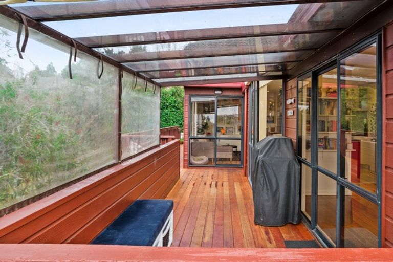 Photo of property in 10 Ballini Rise, West Harbour, Auckland, 0618