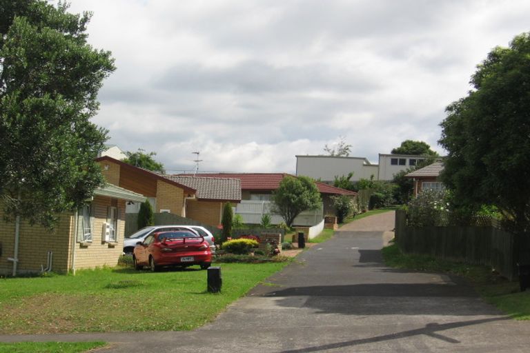 Photo of property in 24 Lynwood Road, New Lynn, Auckland, 0600
