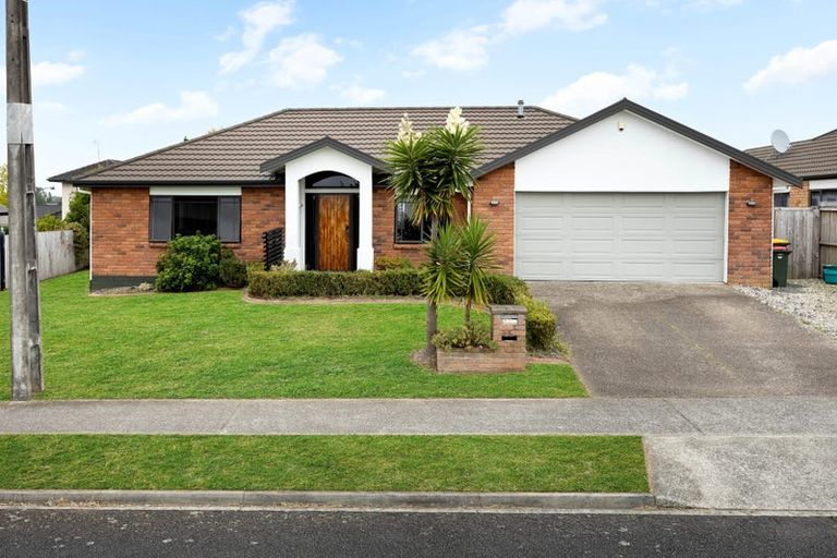 Photo of property in 114 Rototuna Road, Rototuna, Hamilton, 3210