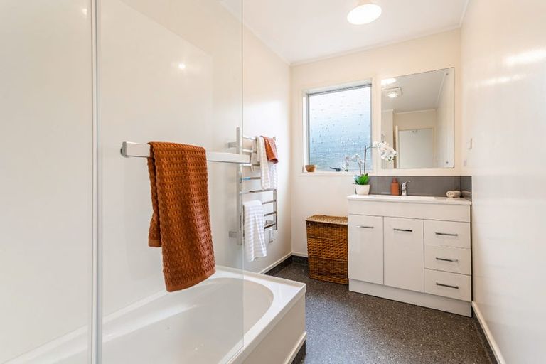 Photo of property in 10 Rakatau Place, Ruakaka, 0116