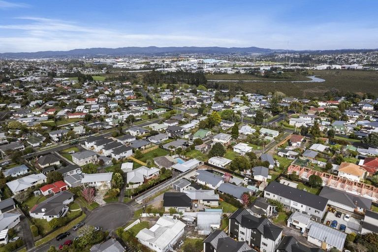 Photo of property in 61a Graham Avenue, Te Atatu Peninsula, Auckland, 0610