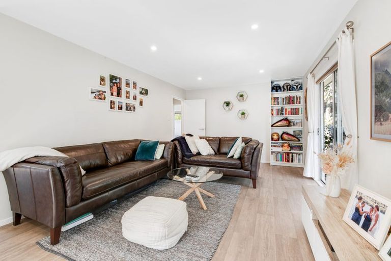 Photo of property in 20 Spargo Road, Massey, Auckland, 0614