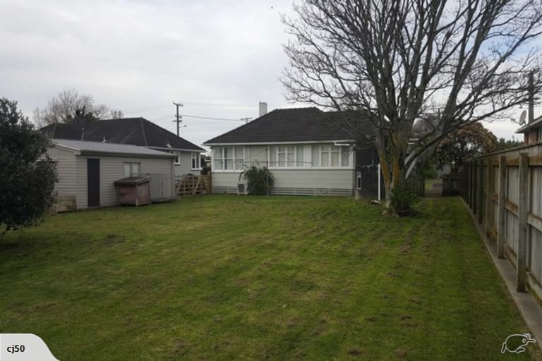 Photo of property in 19 Holland Crescent, Bulls, 4818