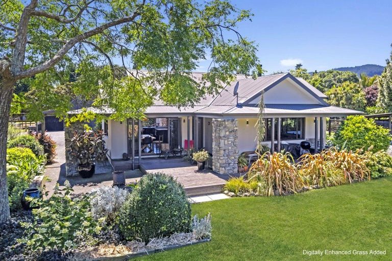 Photo of property in 424 Tararua Road, Levin, 5571