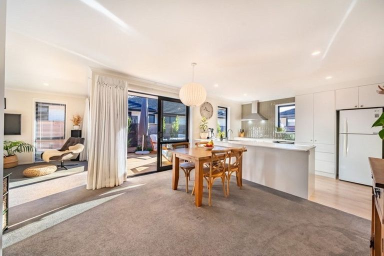 Photo of property in 30 Martingale Drive, Whitby, Porirua, 5024