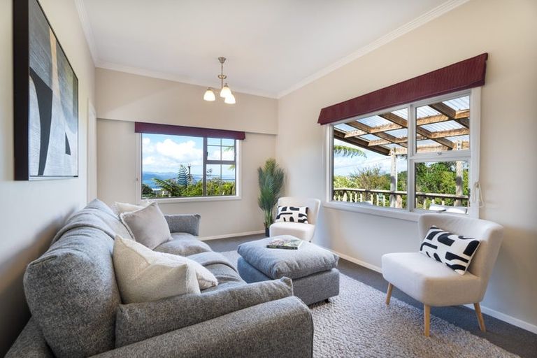Photo of property in 34 Poto Road, Normandale, Lower Hutt, 5010