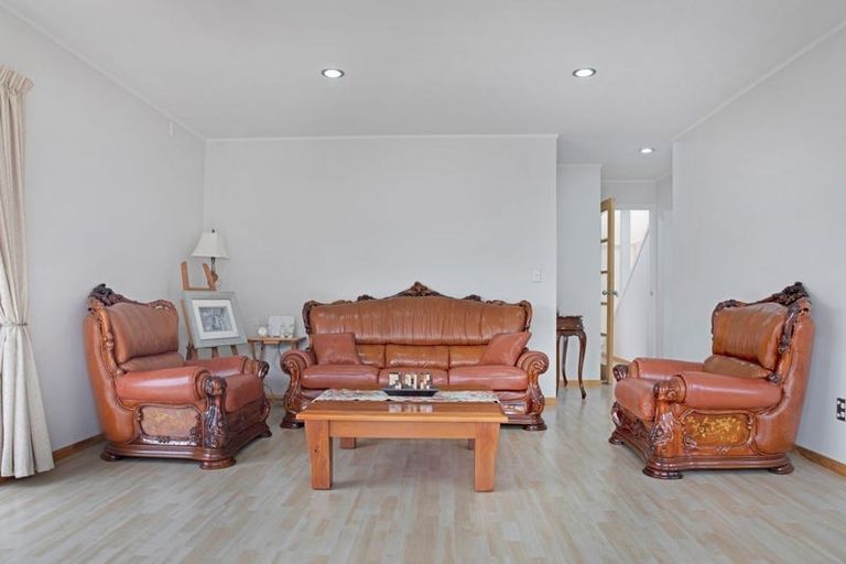 Photo of property in 2/148 Pigeon Mountain Road, Half Moon Bay, Auckland, 2012