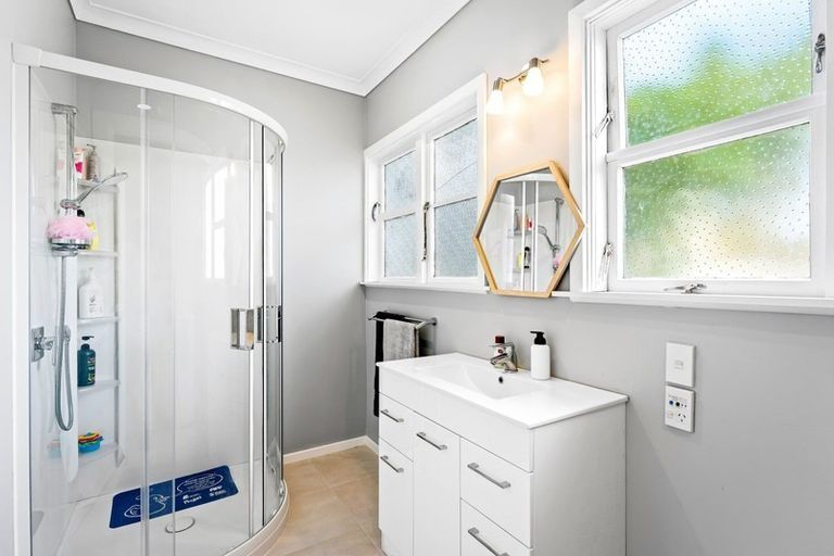 Photo of property in 5 Rumgay Street, Fairfield, Lower Hutt, 5011