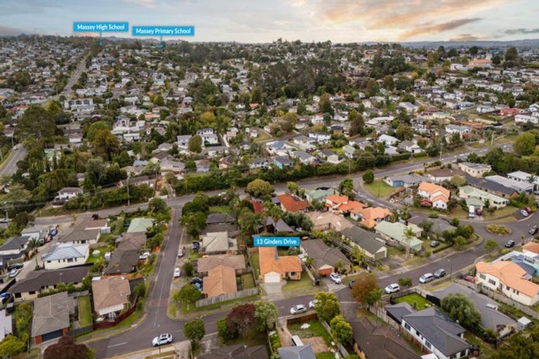 Photo of property in 13 Ginders Drive, Massey, Auckland, 0614