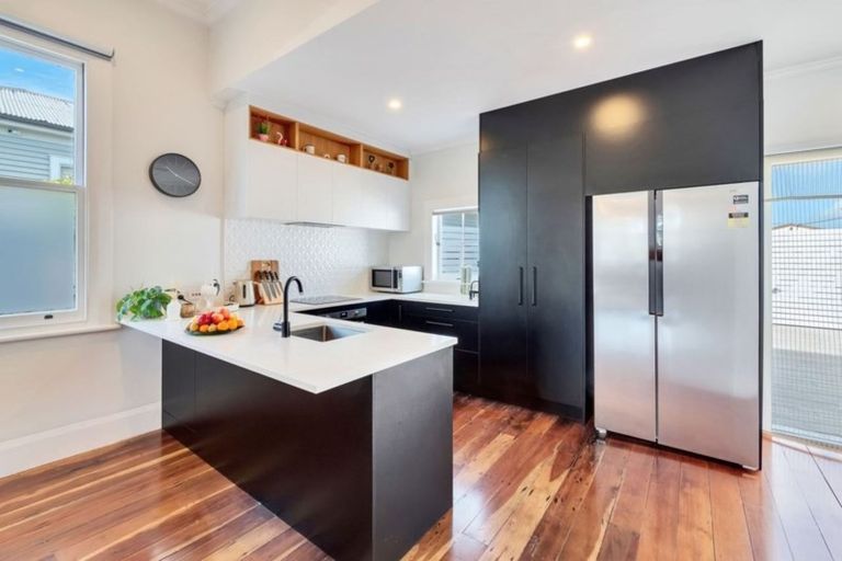 Photo of property in 1/80 Birkenhead Avenue, Birkenhead, Auckland, 0626