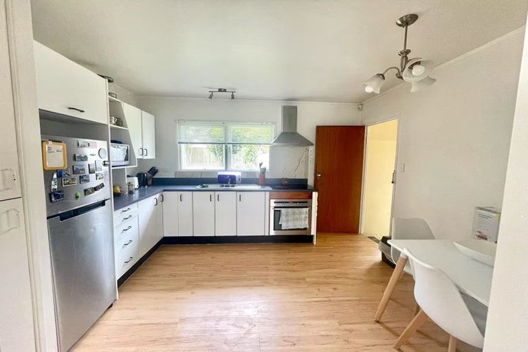 Photo of property in 1/2 Yacht Place, Bucklands Beach, Auckland, 2012