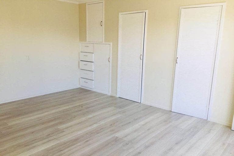 Photo of property in 27 Rimu Street, New Lynn, Auckland, 0600