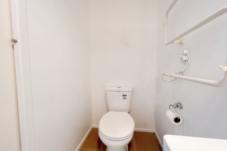 Photo of property in 23 Chedworth Avenue, Chedworth, Hamilton, 3210