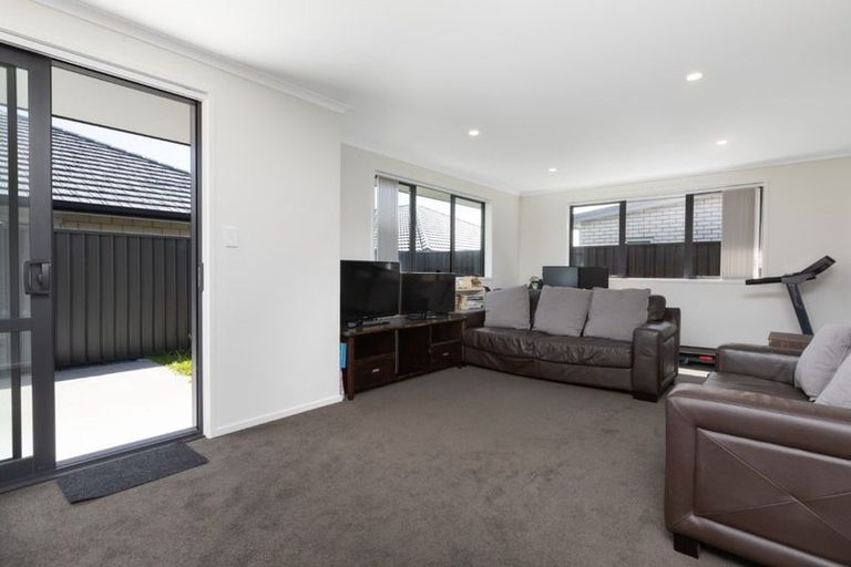 Photo of property in 33 Taffe Crescent, Pyes Pa, Tauranga, 3112