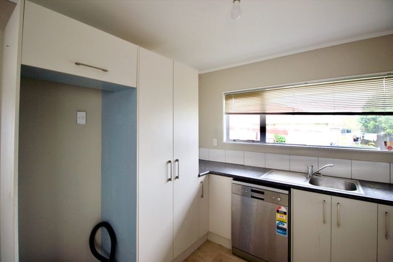 Photo of property in 49 Dungarvon Place, Clendon Park, Auckland, 2103