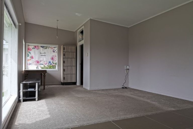 Photo of property in 81 Castor Bay Road, Castor Bay, Auckland, 0620
